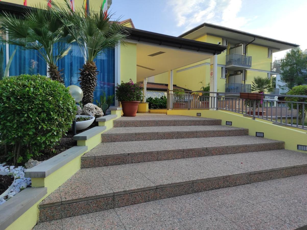 Hotel Ai Pini Grado Luaran gambar